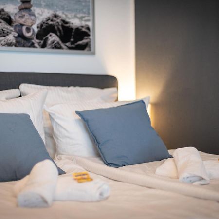 Federnest - Luxus-Studio - Kingsize Boxspringbett - Home-Office Mit Monitor Und Drucker - 11 Min Hbf 杜伊斯堡 外观 照片