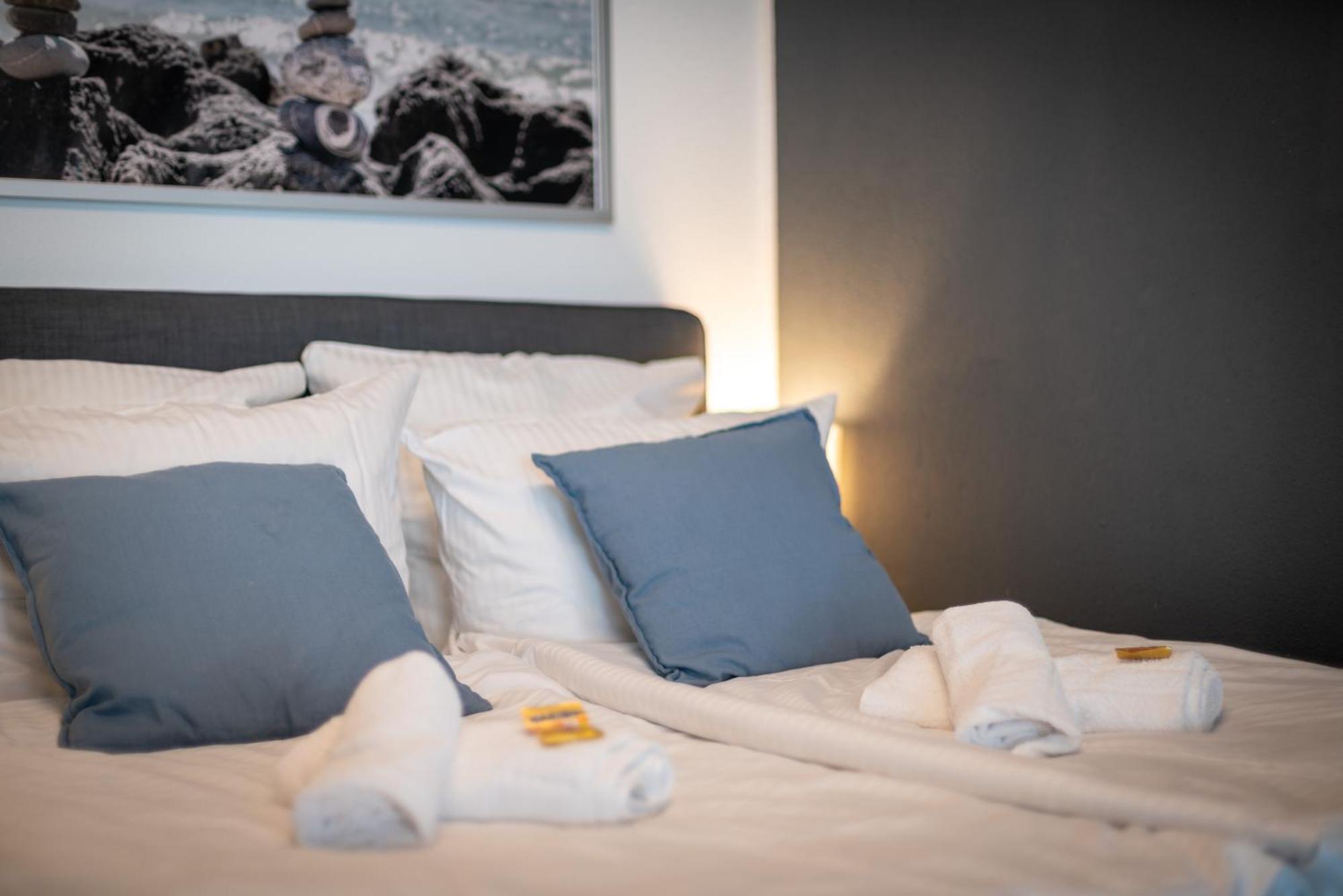 Federnest - Luxus-Studio - Kingsize Boxspringbett - Home-Office Mit Monitor Und Drucker - 11 Min Hbf 杜伊斯堡 外观 照片