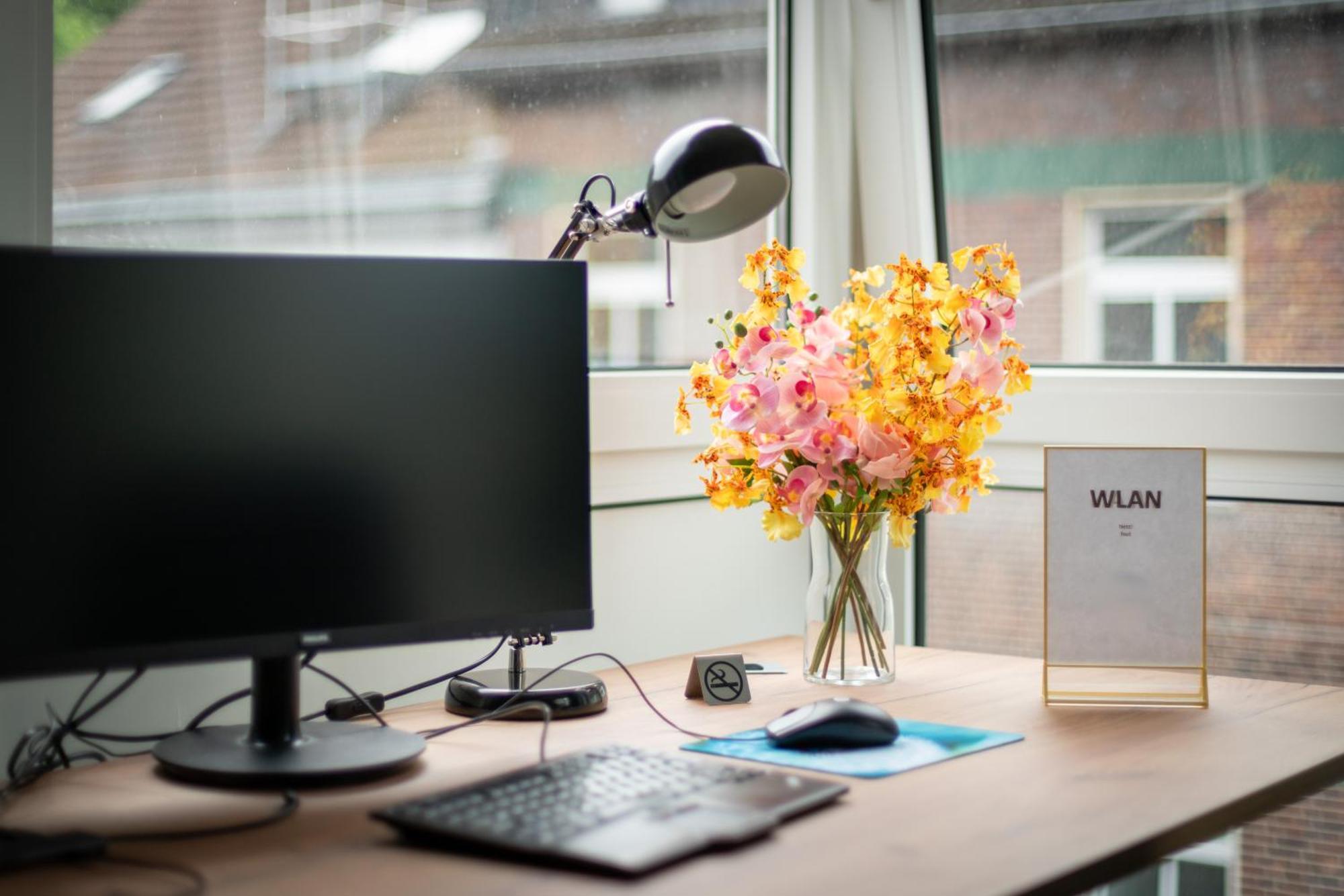 Federnest - Luxus-Studio - Kingsize Boxspringbett - Home-Office Mit Monitor Und Drucker - 11 Min Hbf 杜伊斯堡 外观 照片
